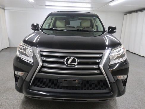 Used 2017 Lexus GX 460 AWD/4WD image 2
