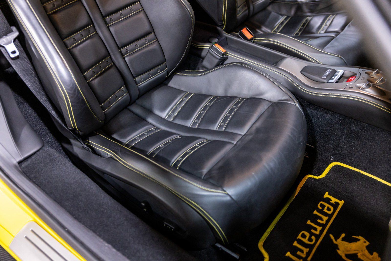Used 2011 Ferrari 458 Italia Coupe RWD image 31