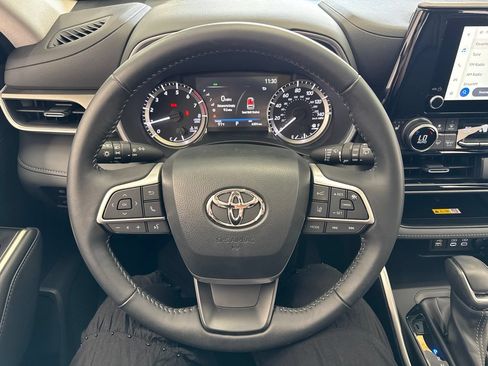 Used 2023 Toyota Highlander XLE AWD/4WD image 20