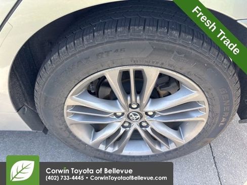 Used 2016 Toyota Camry SE image 9