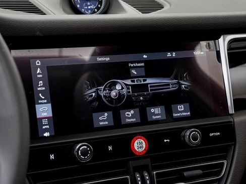 Certified 2026 Porsche Macan AWD/4WD image 16