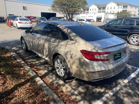 Used 2018 Honda Accord LX image 7