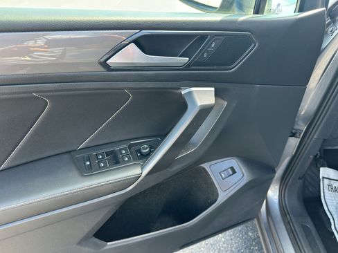 Used 2024 Volkswagen Tiguan SE image 18