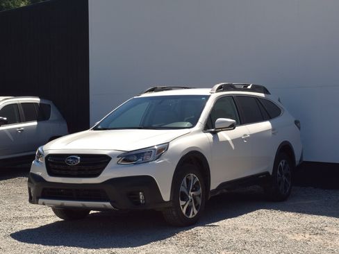 Used 2020 Subaru Outback Limited w/ Popular Package #2 AWD/4WD image 8
