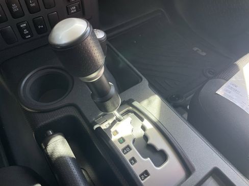 Used 2014 Toyota FJ Cruiser 4WD w/ Upgrade Package image 8