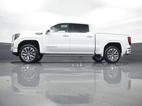 Used 2022 GMC Sierra 1500 Denali w/ Denali Reserve Package AWD/4WD image 28