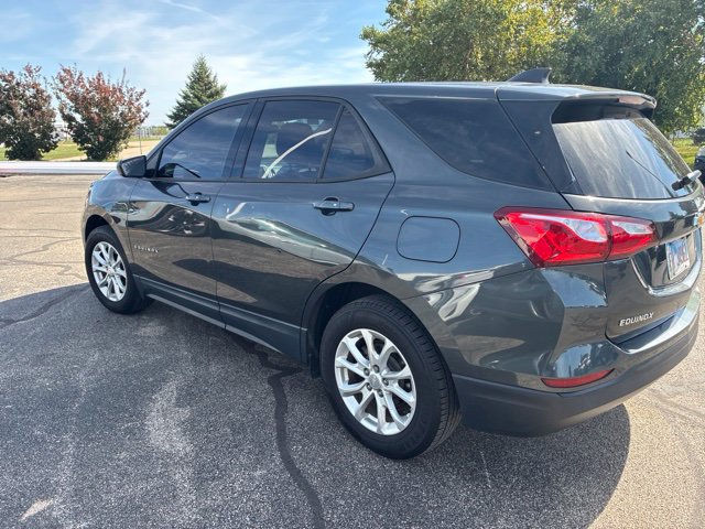 Used 2019 Chevrolet Equinox LS w/ LS Convenience Package FWD image 3
