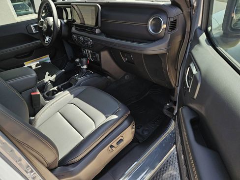 New 2026 Jeep Wrangler Unlimited Sahara AWD/4WD image 7