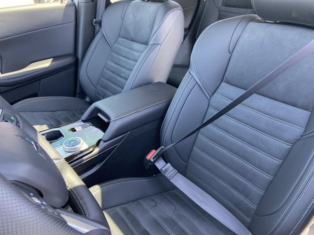 New 2026 Mitsubishi Outlander AWD image 16