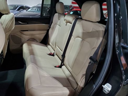 Used 2023 Jeep Grand Cherokee Limited w/ Luxury Tech Group II AWD/4WD image 25
