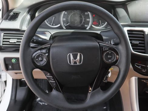 Used 2017 Honda Accord LX image 22
