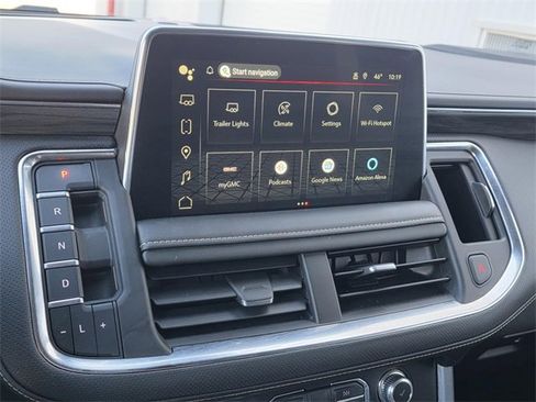 Used 2023 GMC Yukon XL SLT image 17