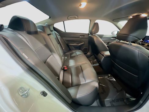 Used 2022 Nissan Altima 2.5 SR FWD image 18