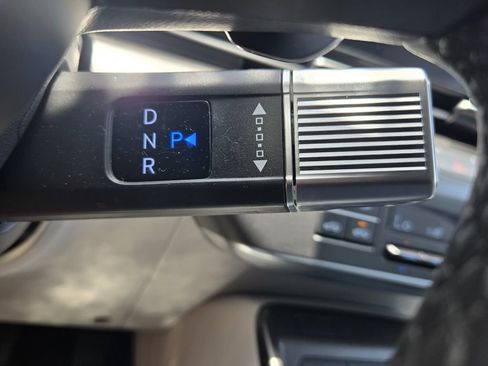 Certified 2025 Hyundai Kona SEL FWD image 17