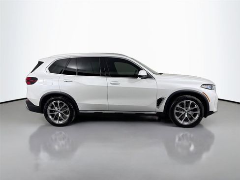 New 2026 BMW X5 sDrive40i w/ Parking Assistance Package RWD image 5