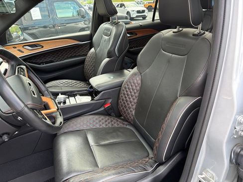 Used 2023 Jeep Grand Cherokee Summit AWD/4WD image 15