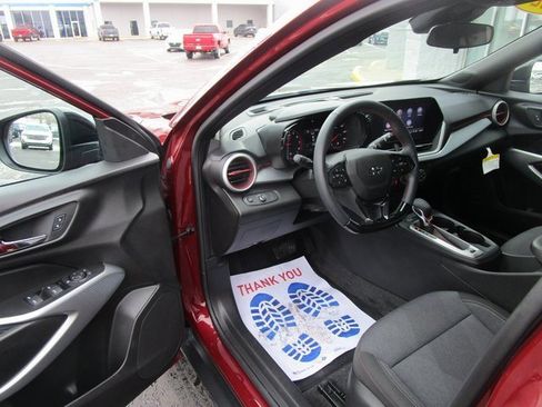 Certified 2024 Chevrolet Trax RS w/ Driver Confidence Package image 18