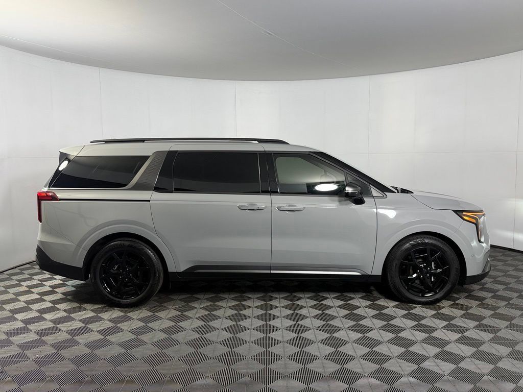Used 2025 Kia Carnival SX Prestige FWD image 6