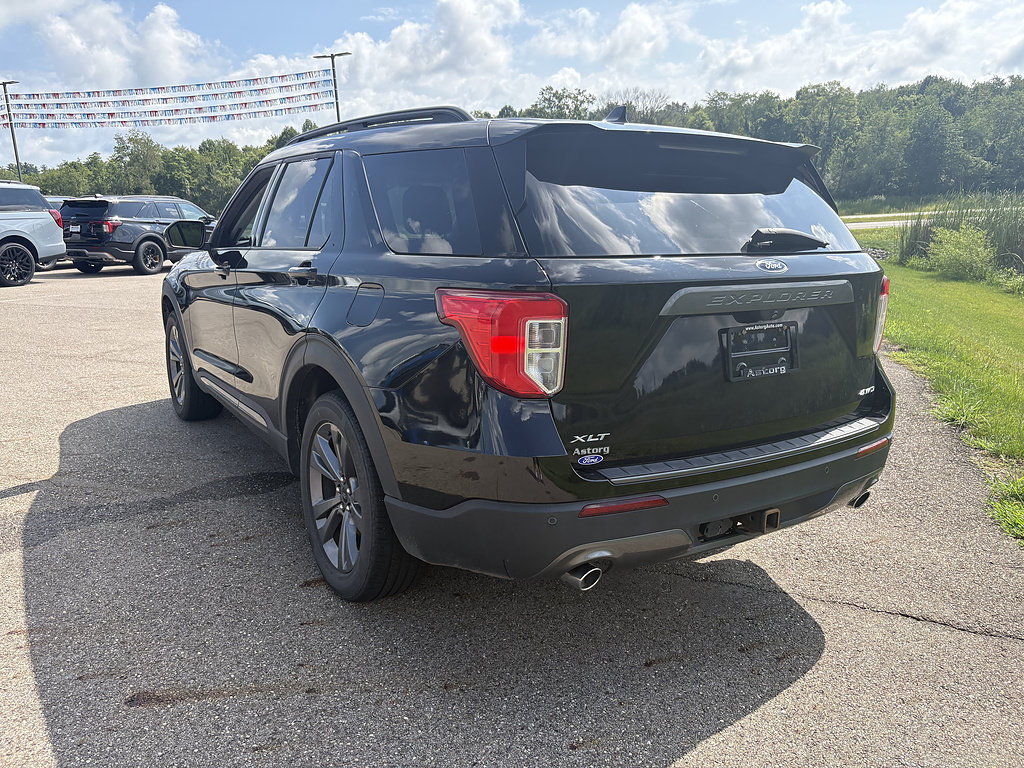 Used 2022 Ford Explorer XLT w/ Equipment Group 202A AWD/4WD image 3