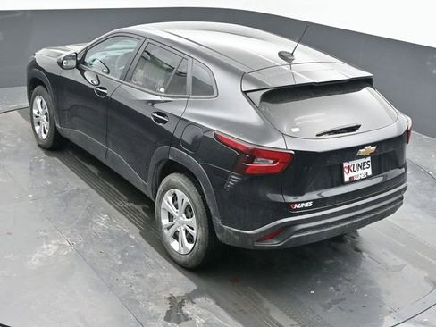 Used 2024 Chevrolet Trax LS image 35