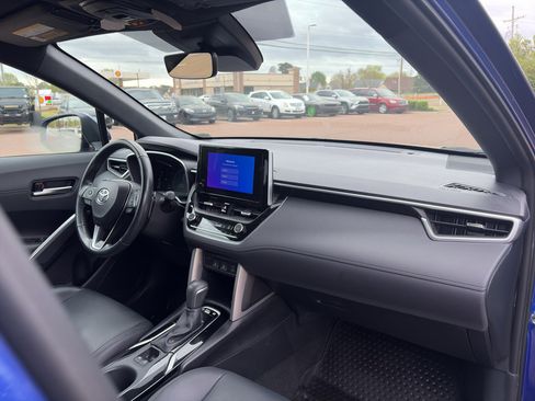 Used 2023 Toyota Corolla Cross XSE image 17