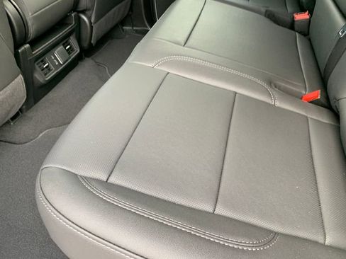 Used 2025 GMC Sierra 2500 SLT image 14