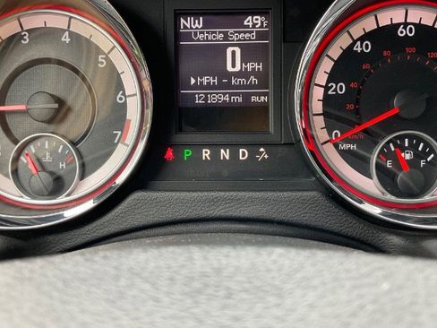 Used 2014 Dodge Grand Caravan R/T image 2