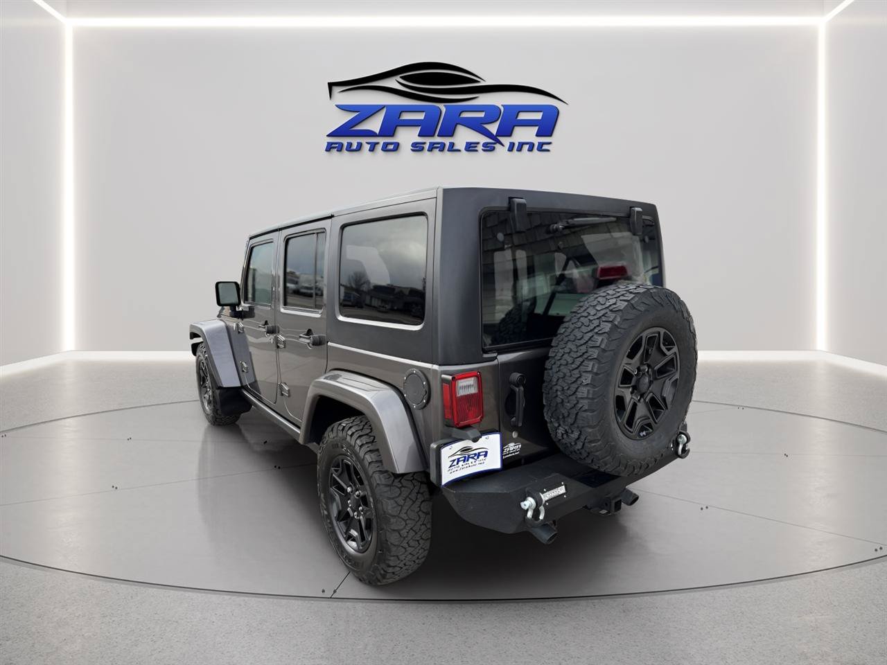 Used 2016 Jeep Wrangler Unlimited Sahara AWD/4WD image 4