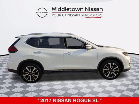 Used 2017 Nissan Rogue SL w/ SL Premium Package AWD/4WD image 2