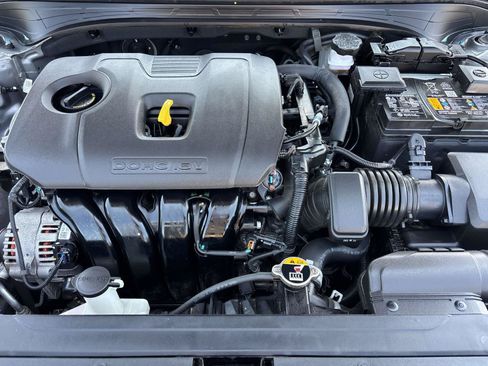 Used 2023 Kia Forte LXS w/ LXS Technology Package FWD image 9