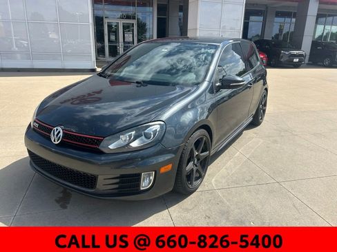 Used 2011 Volkswagen Golf 2-Door FWD image 2