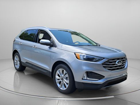 Used 2023 Ford Edge Titanium AWD/4WD image 8