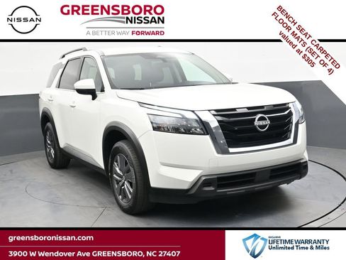 Used 2025 Nissan Pathfinder SV AWD/4WD image 1