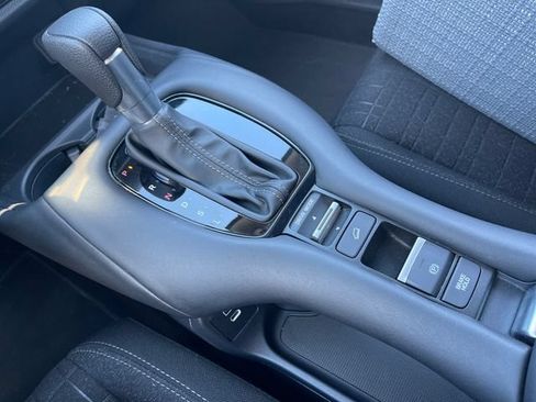 Used 2025 Honda HR-V LX image 29