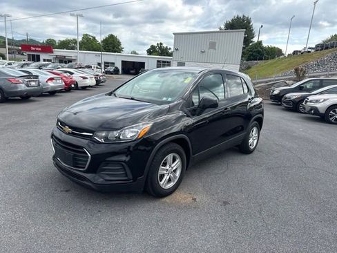 Used 2019 Chevrolet Trax LS w/ Tint and Cruise Package FWD image 4