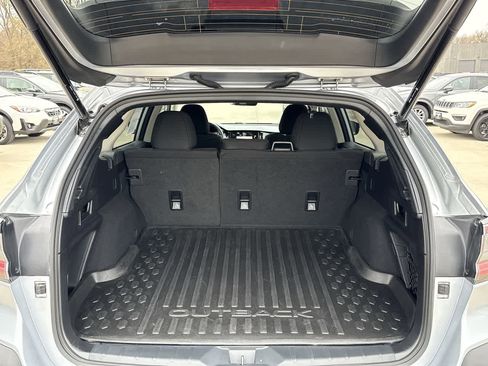 Used 2025 Subaru Outback Premium w/ Popular Package #1A image 33