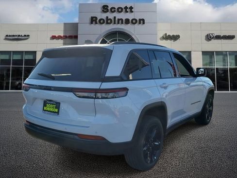 New 2026 Jeep Grand Cherokee Limited w/ Limited Altitude Package image 4