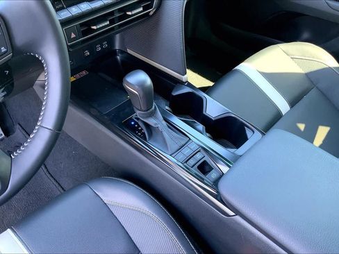 Used 2025 Toyota Camry SE FWD image 16