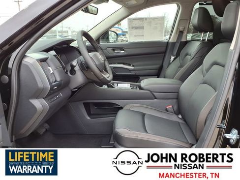 New 2026 Nissan Pathfinder SL image 3