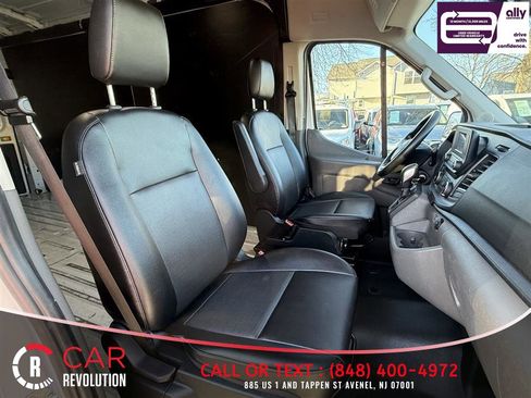 Used 2023 Ford Transit 250 Medium Roof AWD image 28