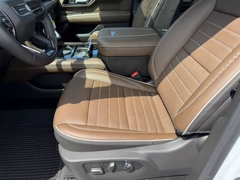 New 2026 GMC Yukon XL Denali Ultimate AWD/4WD image 22