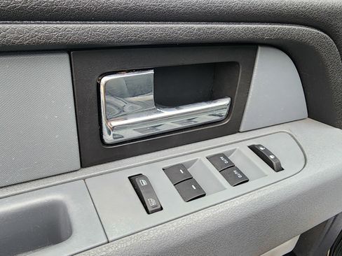 Used 2012 Ford F150 XLT w/ XLT Chrome Pkg image 9