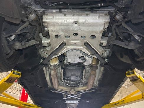 Used 2017 Rolls-Royce Dawn image 28