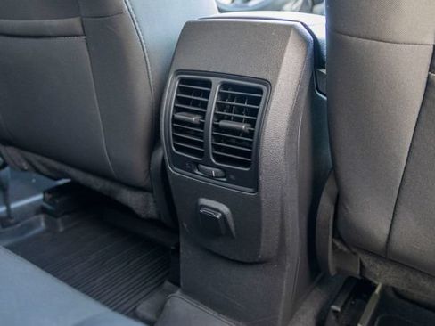 Used 2019 Ford Escape SE FWD image 10