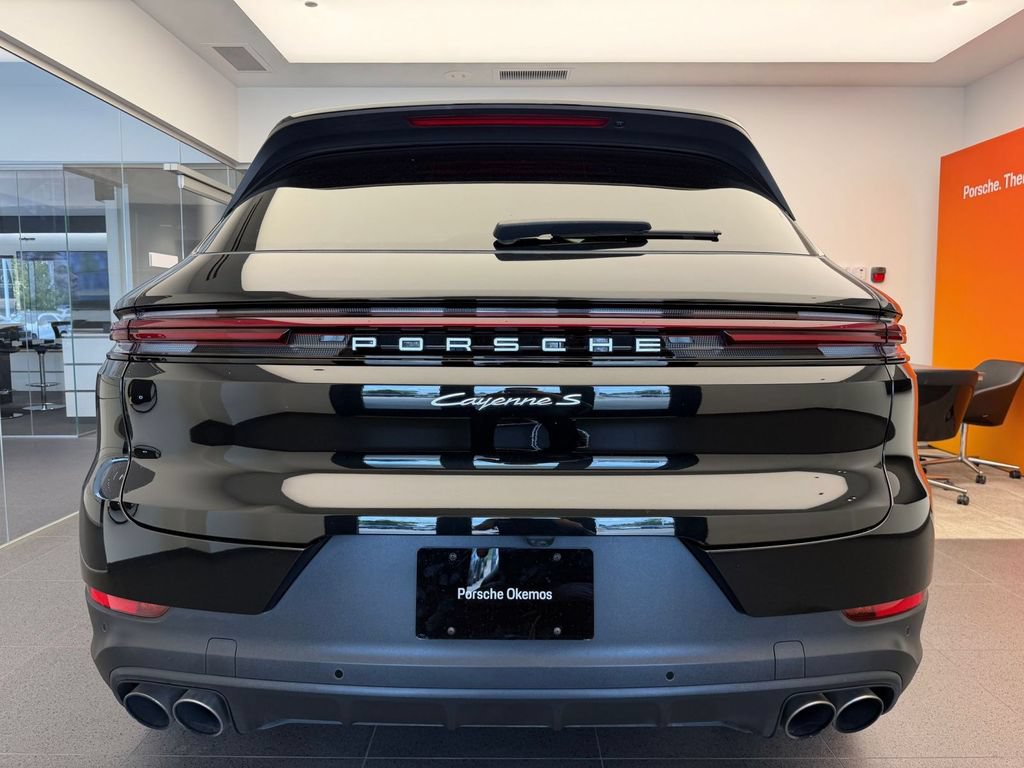 Certified 2025 Porsche Cayenne S AWD/4WD image 7