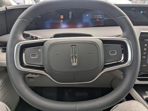 New 2026 Lincoln Nautilus Premier image 29