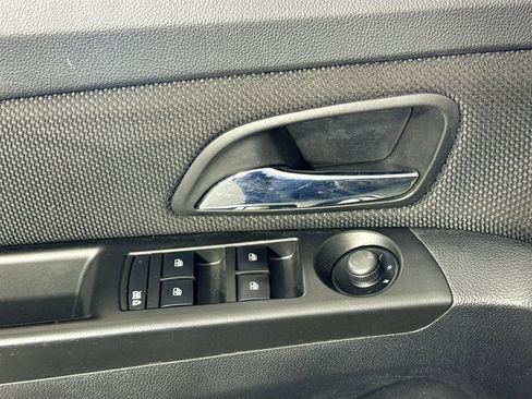 Used 2013 Chevrolet Cruze LT w/ All-Star Edition image 17