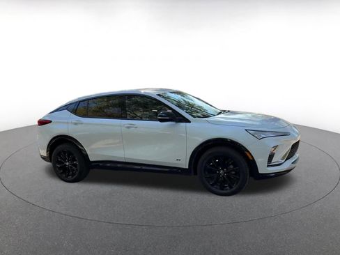 Used 2025 Buick Envista Sport Touring image 2