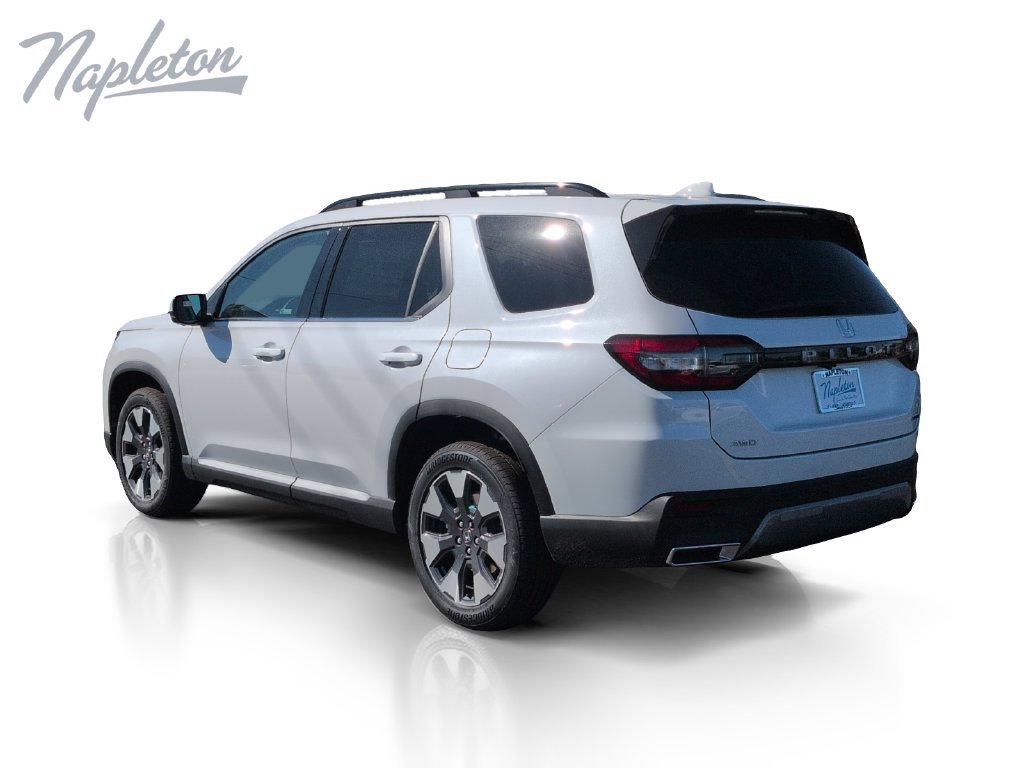 New 2026 Honda Pilot Touring image 3