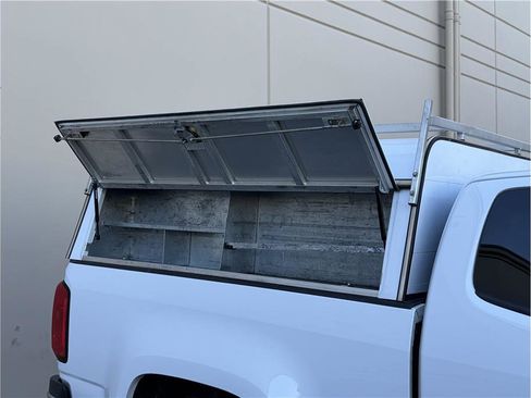 Used 2017 Chevrolet Colorado 2WD Extended Cab image 21